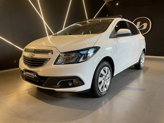 CHEVROLET ONIX 1.4 MPFI LT 8V FLEX 4P MANUAL CHEVROLET ONIX 1.4 MPFI LT 8V FLEX 4P MANUAL